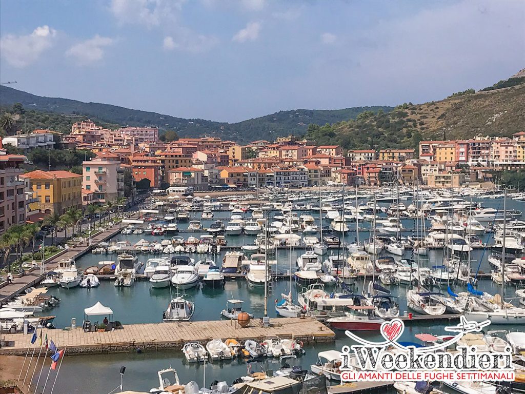 Dove andare al mare in Toscana Porto Santo Stefano dall'alto