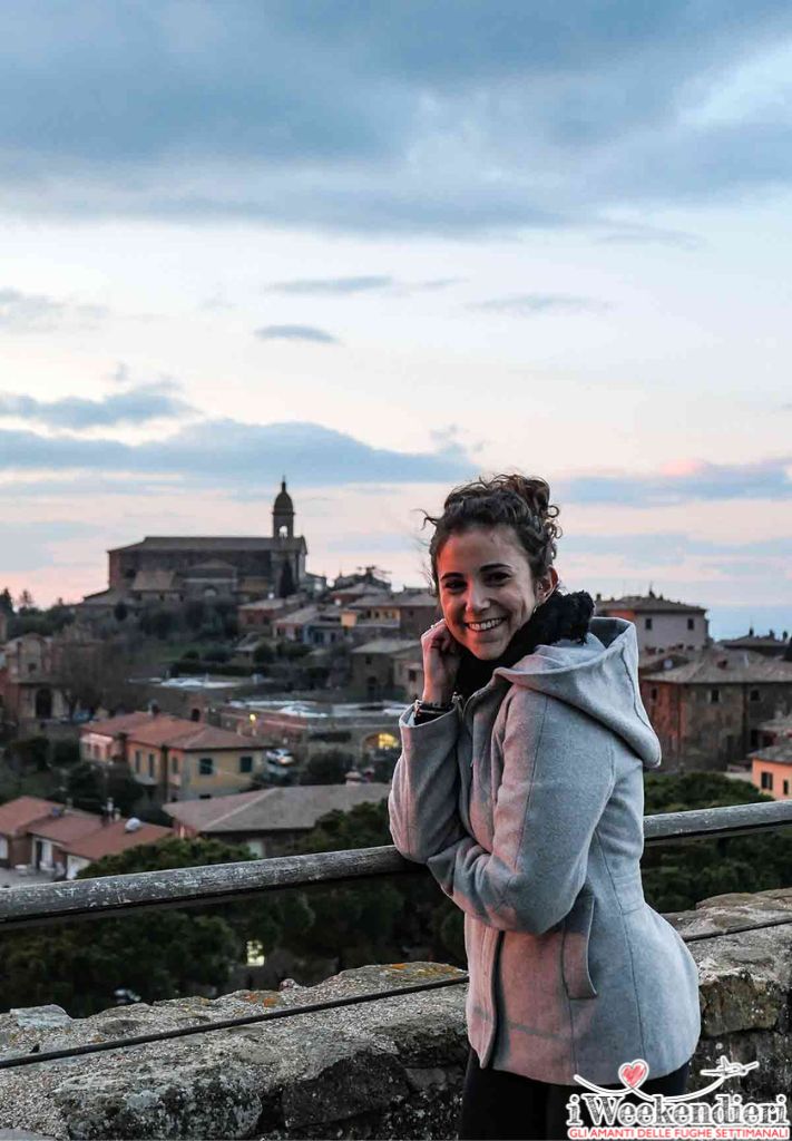 laura montalcino città medievale toscana